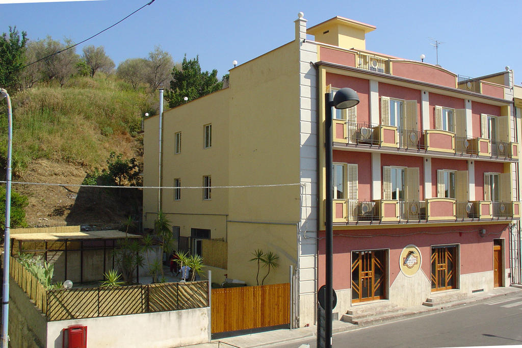 Hotel Piro Torrenova エクステリア 写真